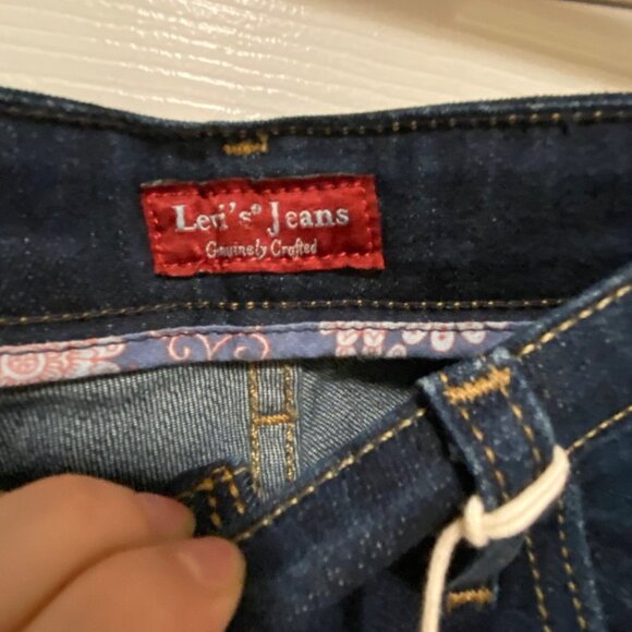 NWT Levi's Blue Dark Wash High-Rise Flared Leg Cotton-Blend Stretch Jeans Sz 10 - Picture 5 of 9